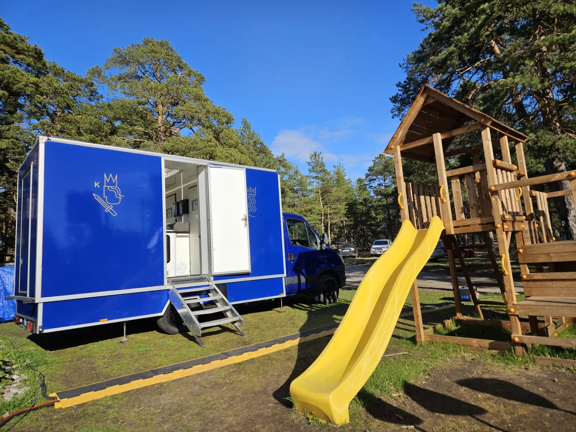 Royal Flush WC busiņa ārskats