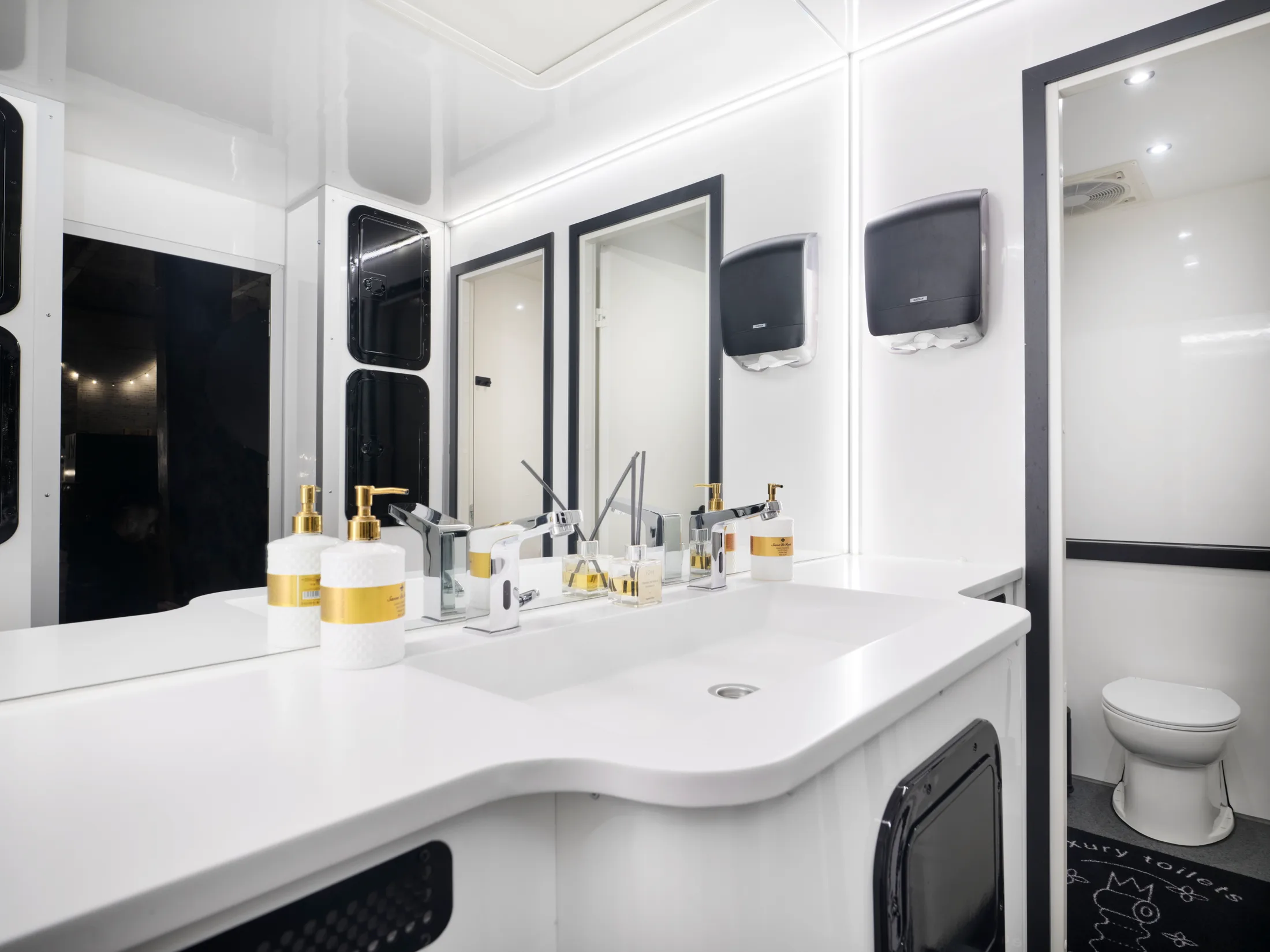 4-kohaline haagis WC